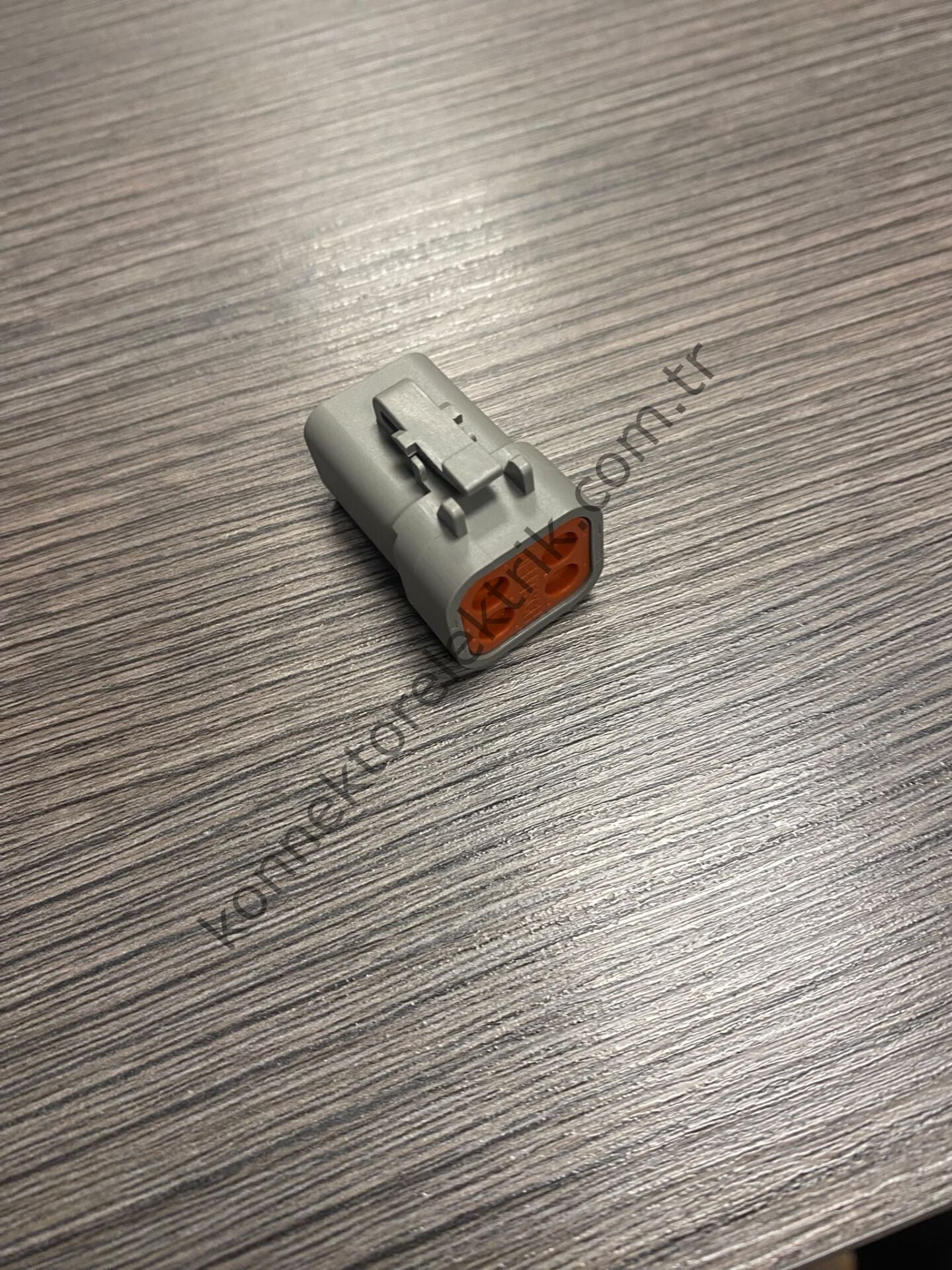 TE CONNECTIVITY DT06-4S 4 Pin Dişi Kontaklı Kablo Tipi Deutsch Konnektör