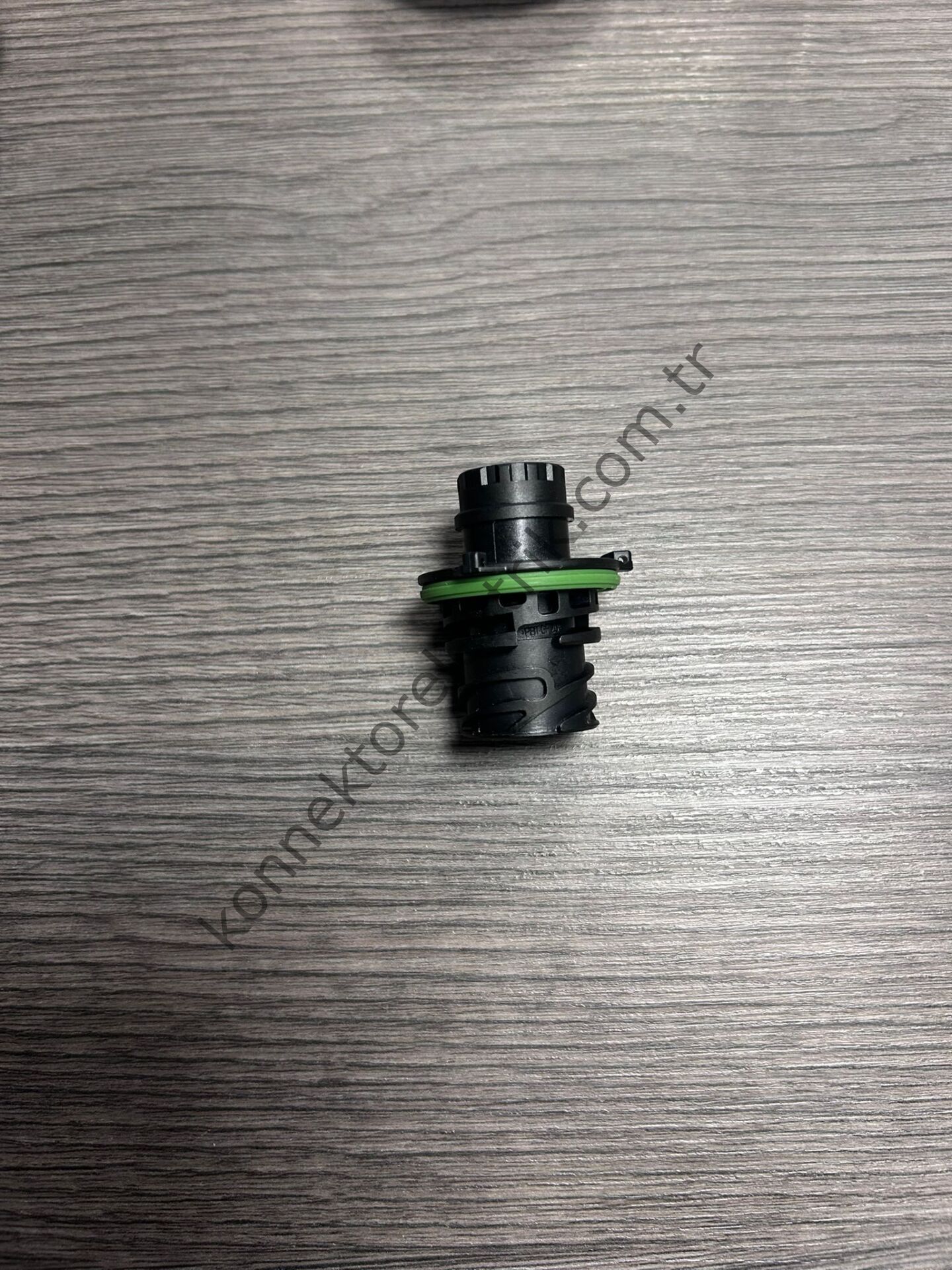 TE CONNECTIVITY 1-967402-1 4 Pin Metal Kasa Kablo Tipi Erkek Konnektör
