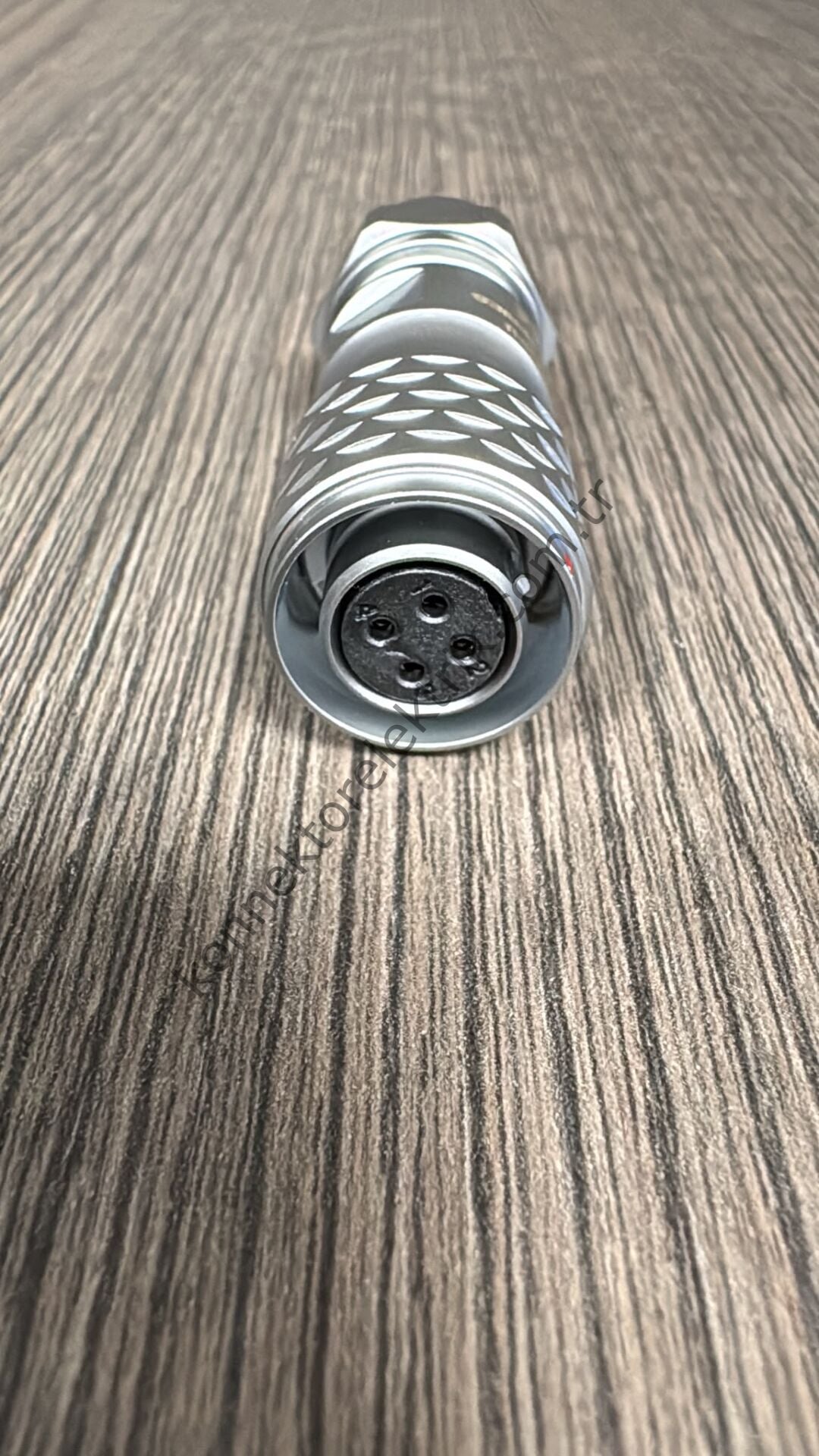 WEIPU SF1210/S4 4 Pin IP67 Metal Kasa Kablo Tipi Dişi Su Geçirmez Konnektör
