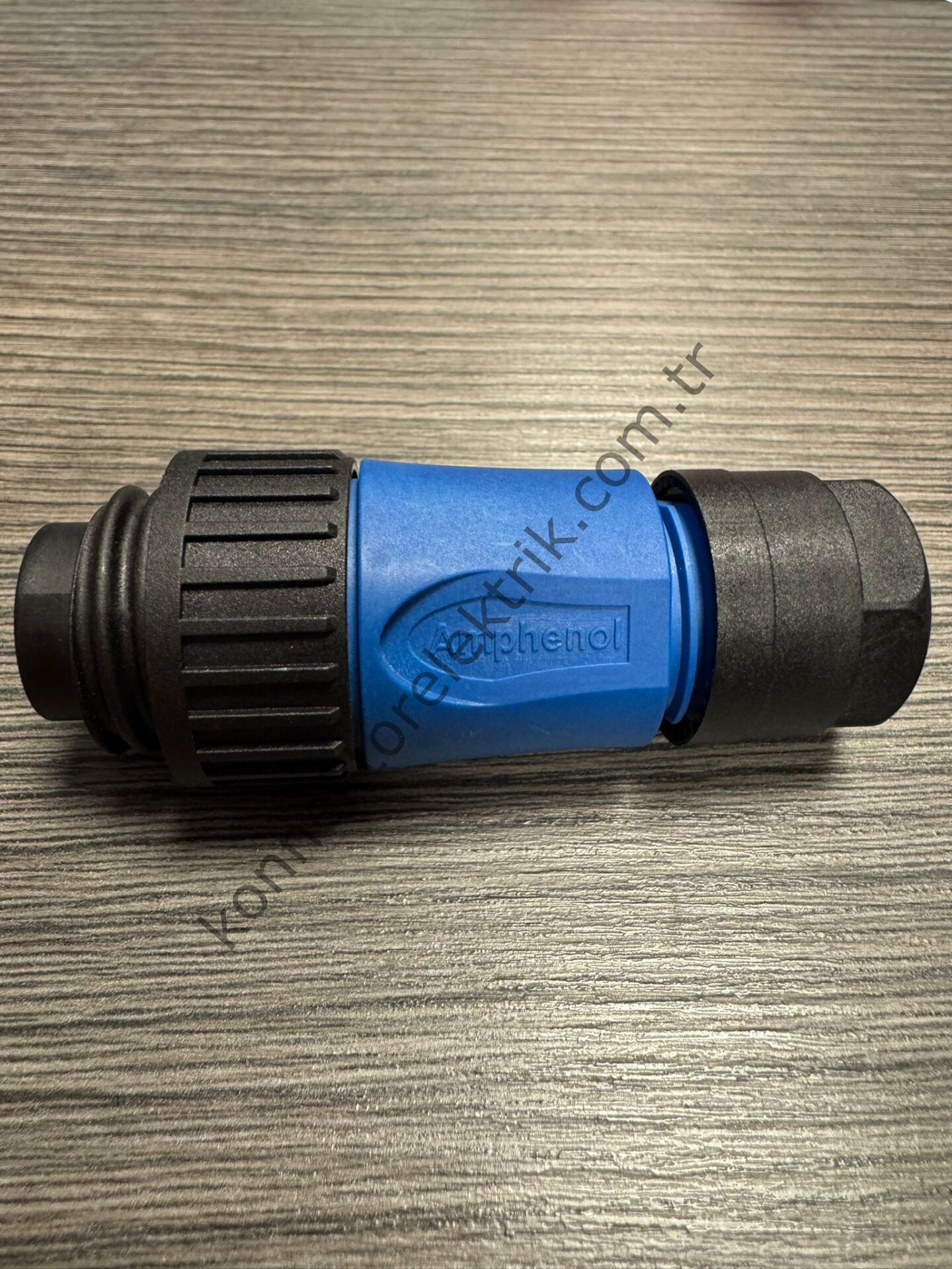 AMPHENOL C01620H00311010 4 Pin IP67 Kablo Tipi Erkek Konnektör