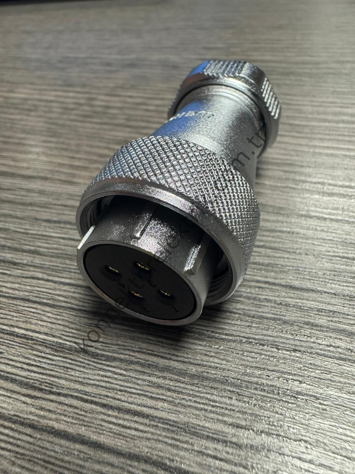 WEIPU WF24K4TE1 4 Pin IP67 Metal Kasa Kablo Tipi Dişi Su Geçirmez Konnektör