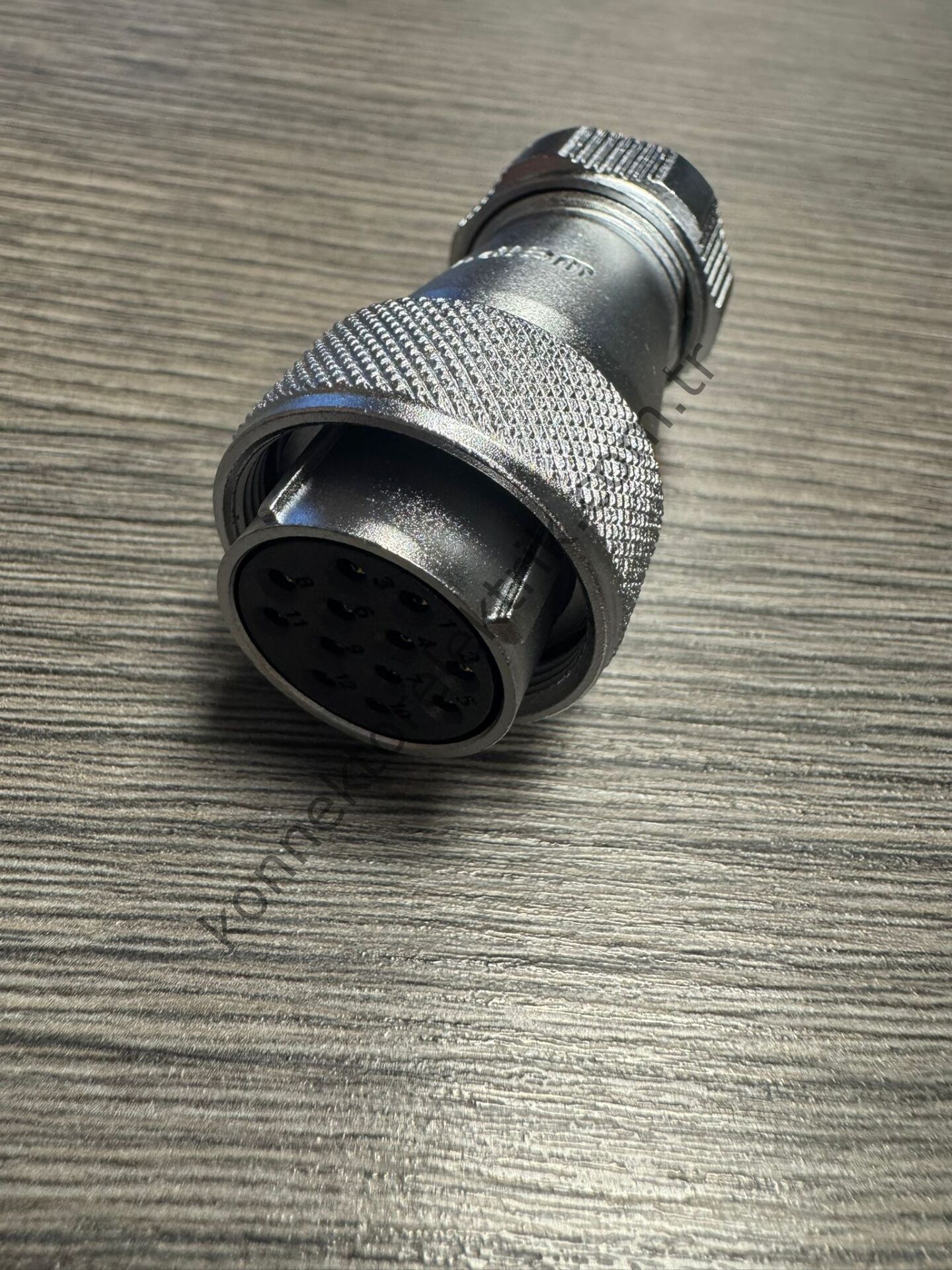 WEIPU WF24K12TE1 12 Pin IP67 Metal Kasa Kablo Tipi Dişi Su Geçirmez Konnektör