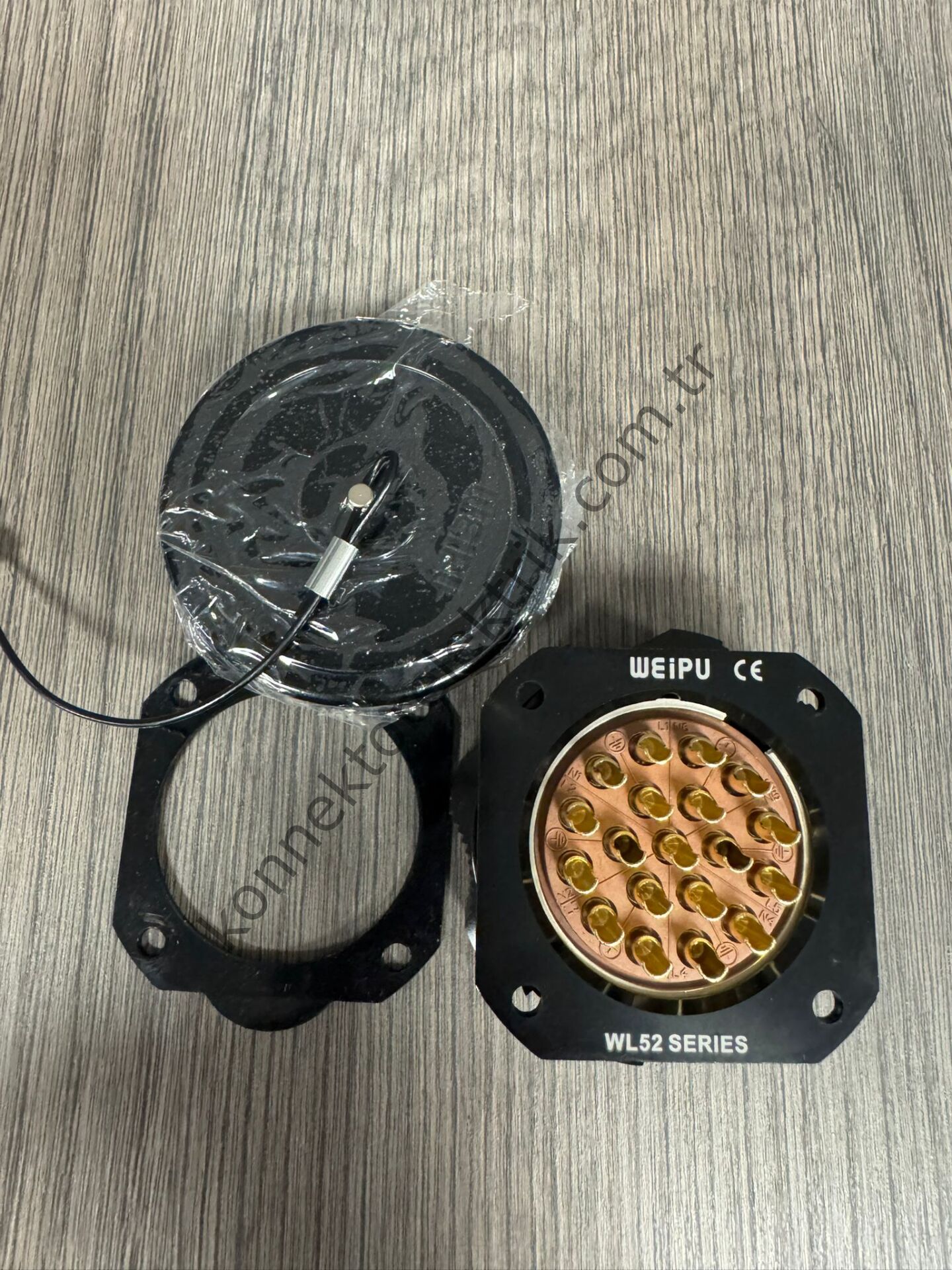 WEIPU WL52J19Z 19 Pin IP67 Metal Kasa Panel Tipi Erkek Su Geçirmez Konnektör
