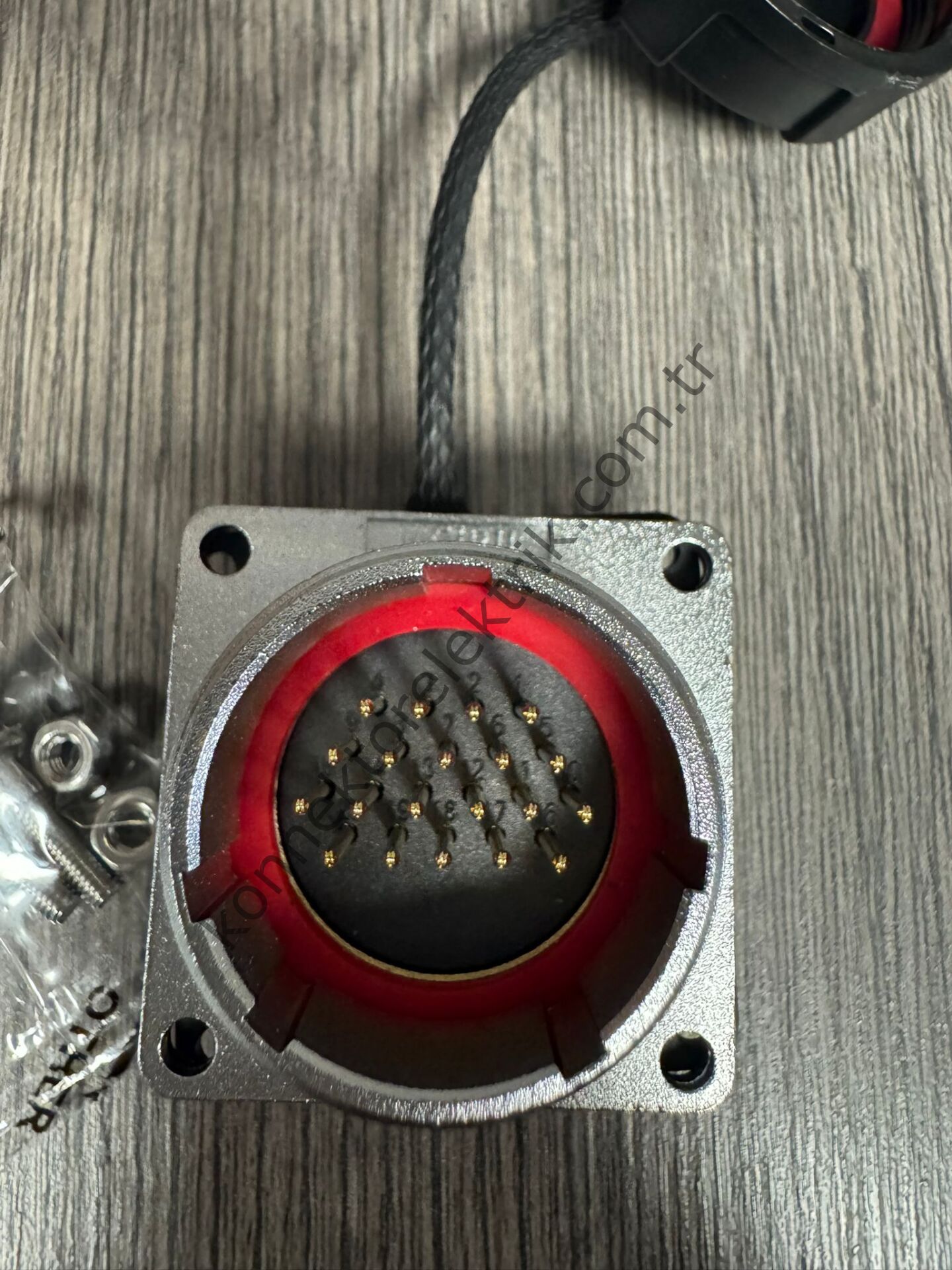 WEIPU WF28J20Z1 20 Pin IP67 Metal Kasa Panel Tipi Erkek Su Geçirmez Konnektör