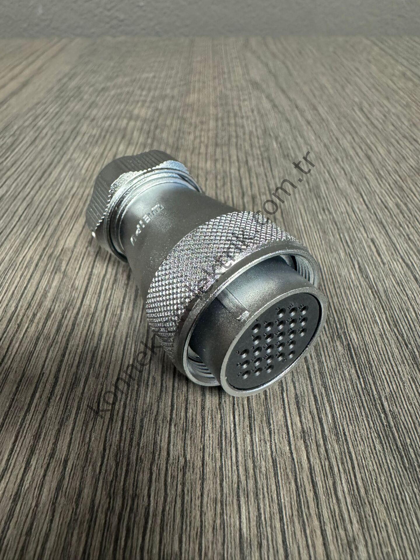 WEIPU WF28K26TE1 26 Pin IP67 Metal Kasa Kablo Tipi Dişi Su Geçirmez Konnektör
