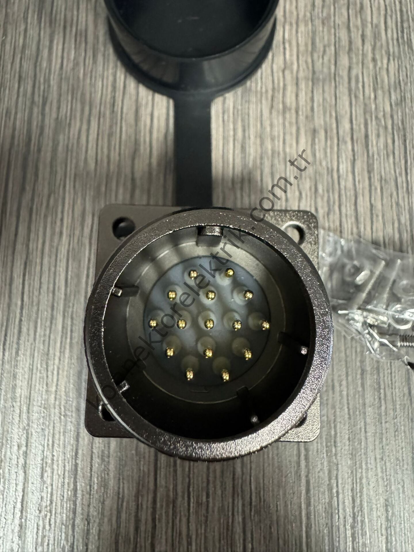 WEIPU WD28J15Z 15 Pin IP67 Metal Kasa Panel Tipi Erkek Su Geçirmez Konnektör
