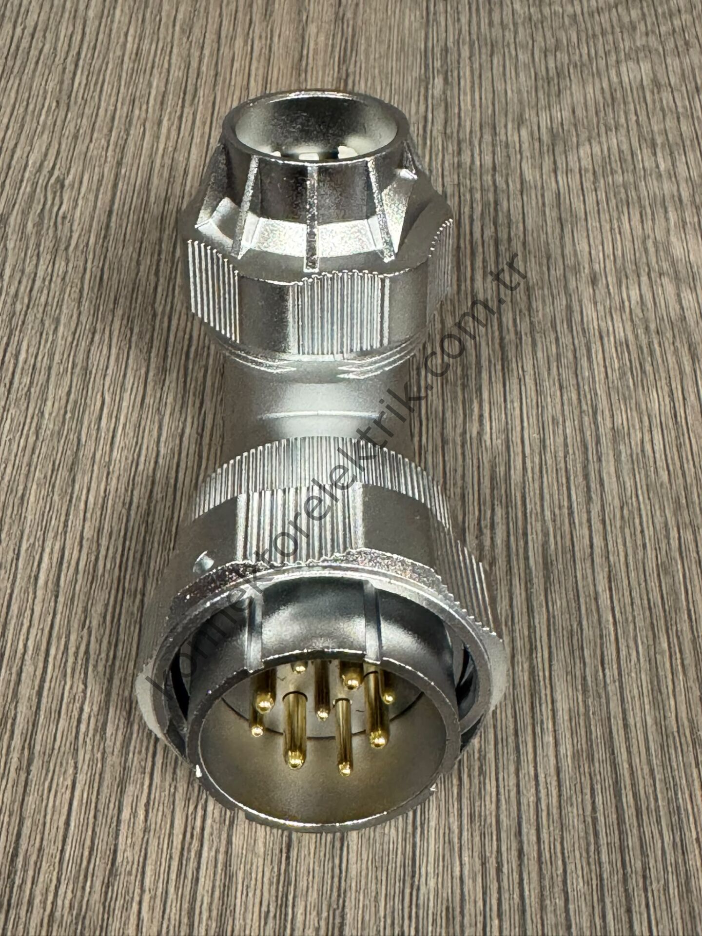 WEIPU WY40J9TU 9 Pin IP67 Metal Kasa 90° Açılı Kablo Tipi Erkek Su Geçirmez Konnektör