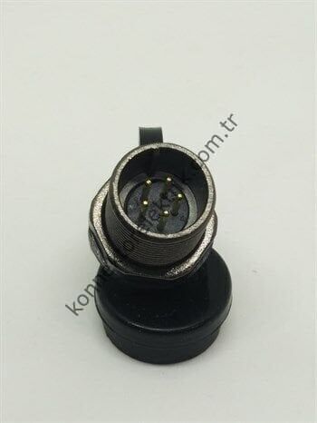 ST1213/P5 IP67 Metal Panel Tipi Konnektör