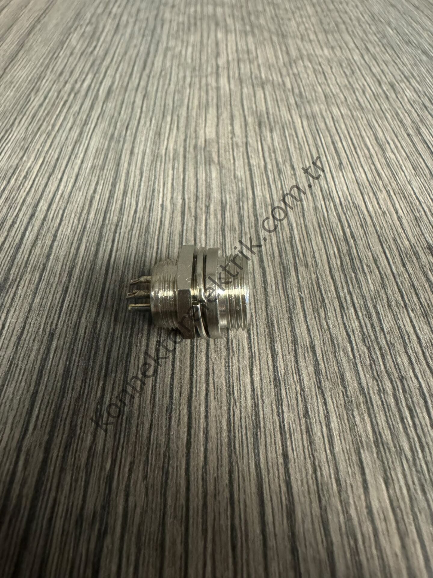 HZ CONNECTORS 12M-4B 4 Pinli Metal Kasa Panel Tipi Erkek Konnektör