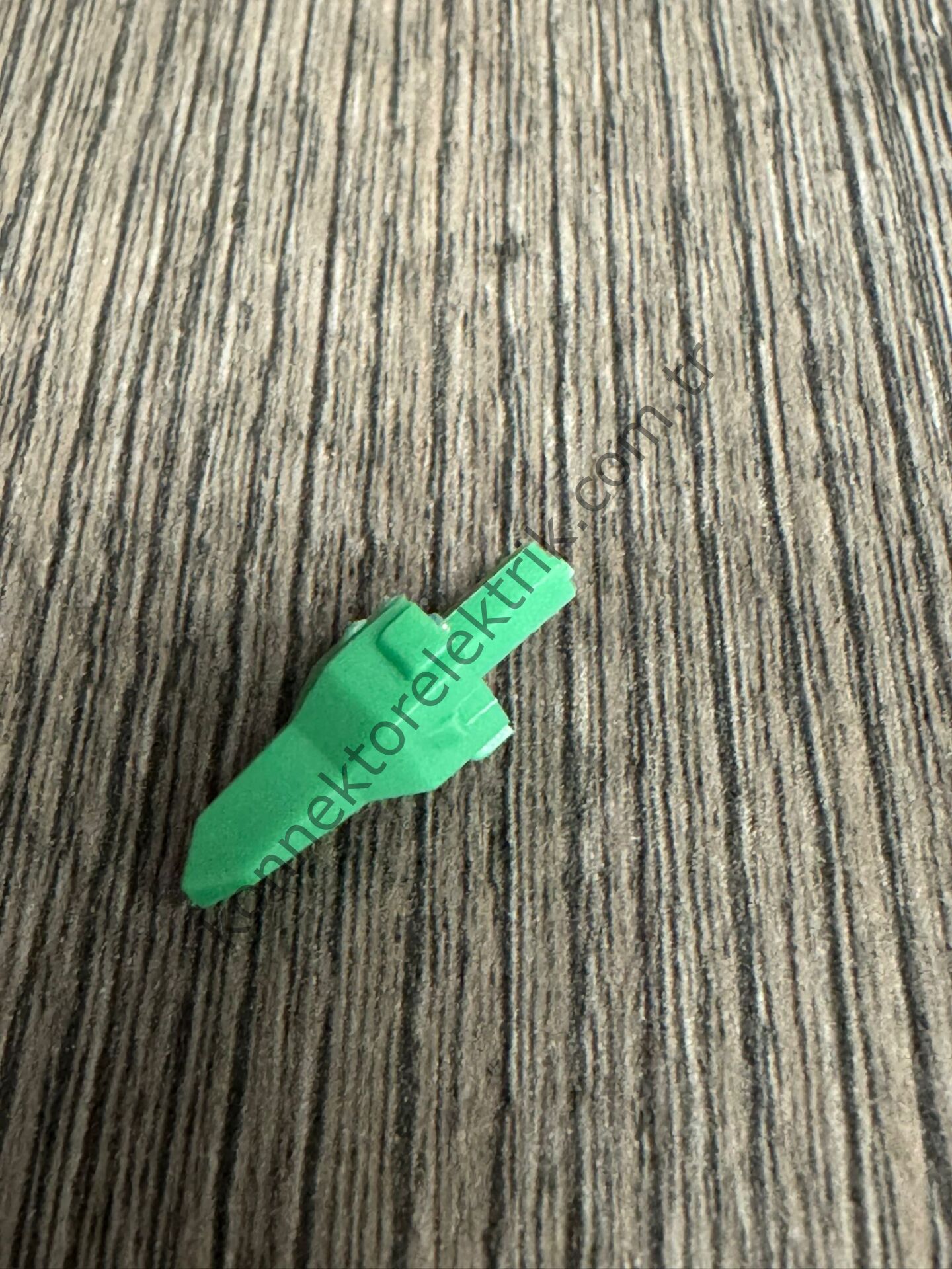 TE CONNECTIVITY W3P 3 Pin DT04-3P Plastik Konnektör Kilit Parçası