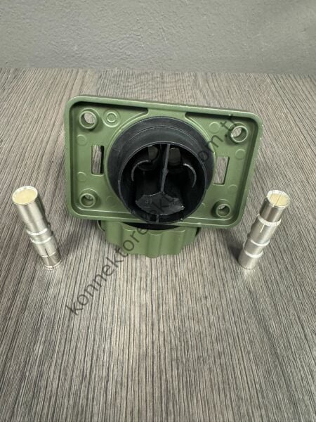 Q&S 151212 2 Pin 24V 168A VG96917 Metal Kasa Panel Tipi Dişi Askeri Konnektör