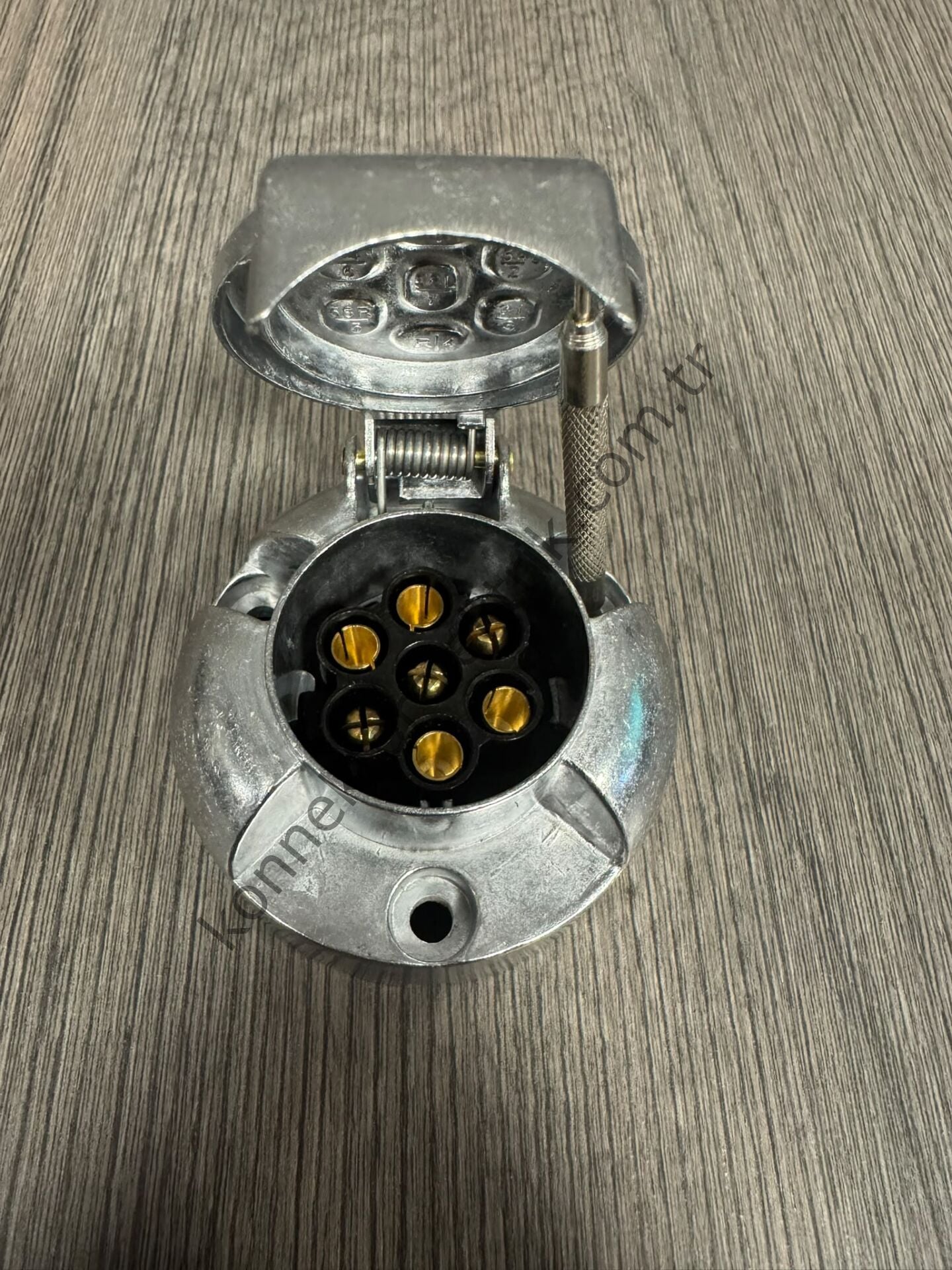Q&S AHW009-A 7 Pin 12V Metal Kasa Panel Tipi Dişi Konnektör