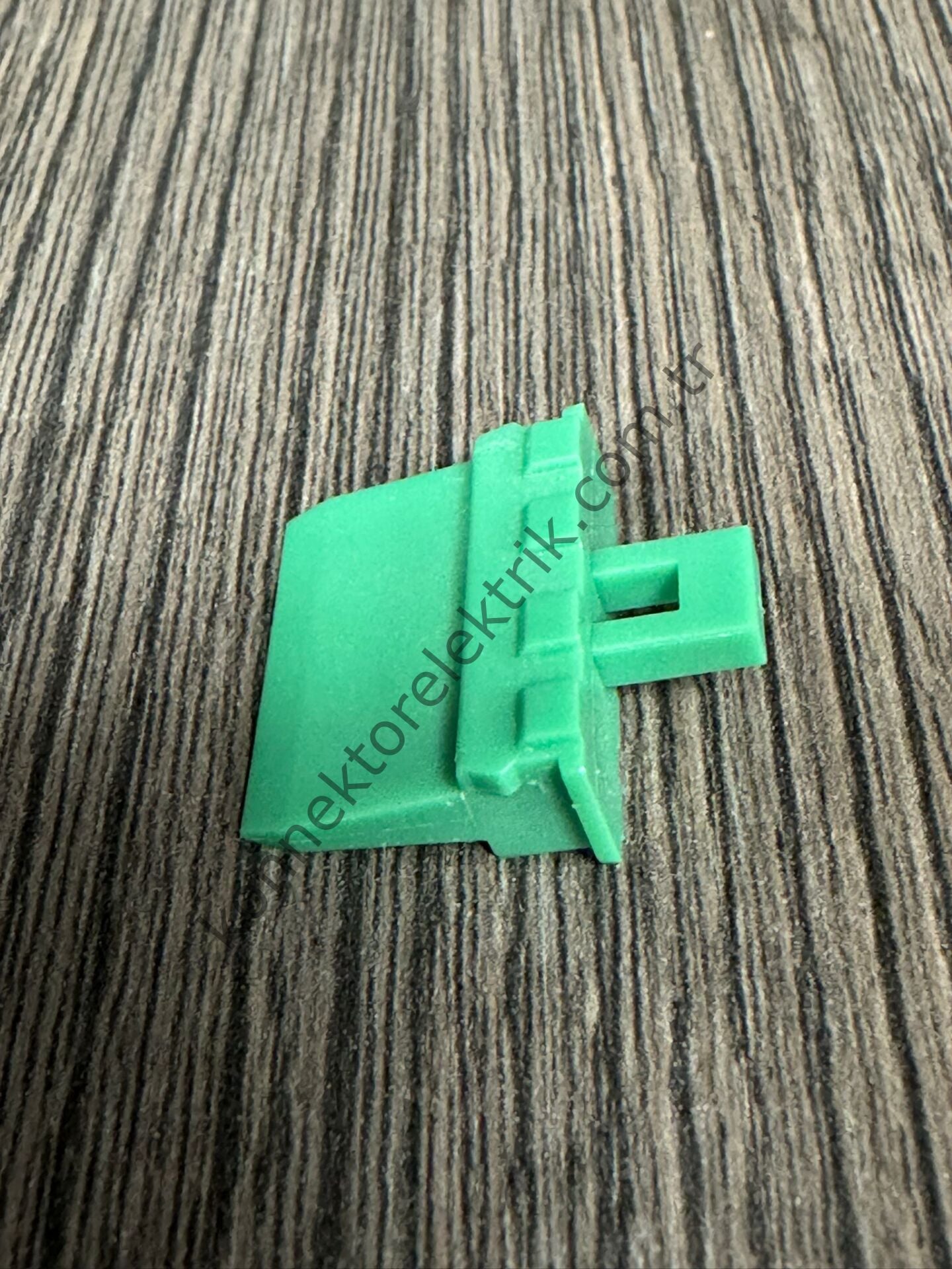 TE CONNECTIVITY W8P 8 Pin DT04-8P Plastik Konnektör Kilit Parçası