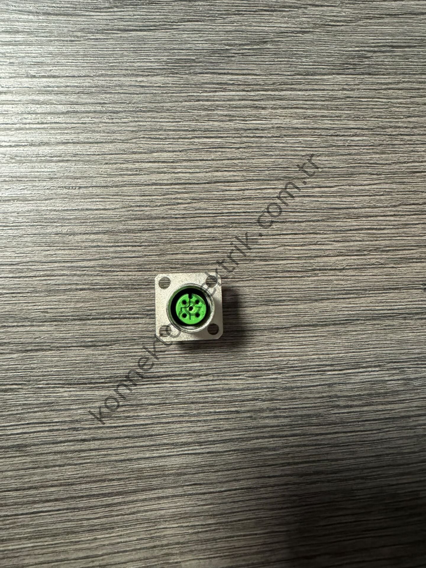 RENHOTEC M12 5 Pin Kare Flanş Metal Kasa Panel Tipi Dişi Endüstriyel Konnektör