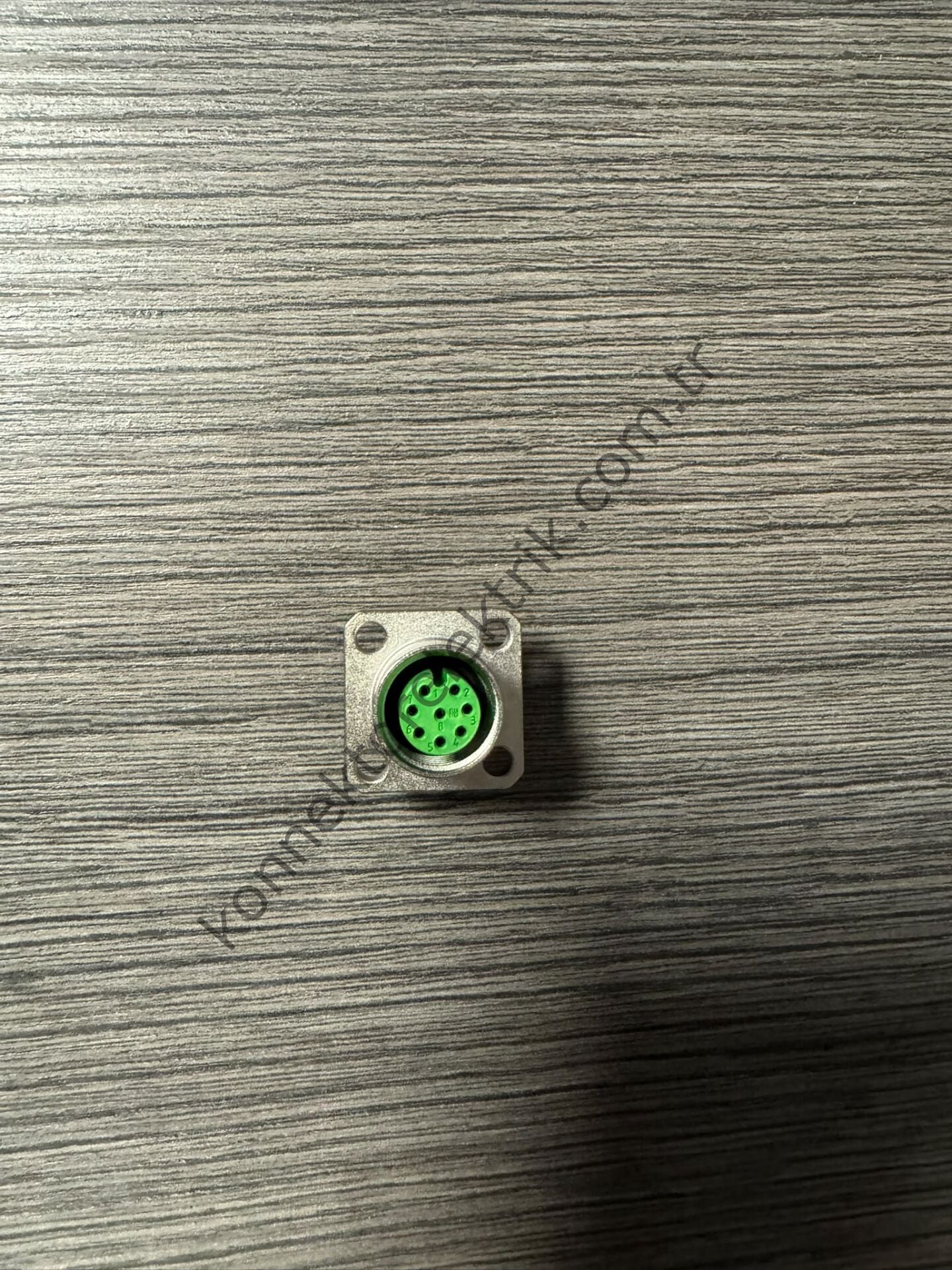 RENHOTEC M12 8 Pin Kare Flanş Metal Kasa Panel Tipi Dişi Endüstriyel Konnektör